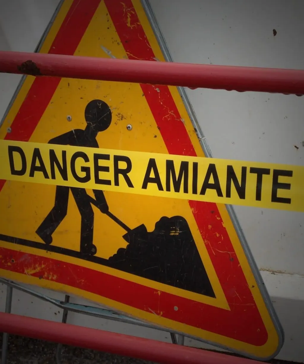 découvrez tout ce que vous devez savoir sur l'amiante, ses risques pour la santé, son utilisation historique et les normes de sécurité en vigueur. informez-vous sur les alternatives et les mesures de prévention pour protéger votre environnement.
