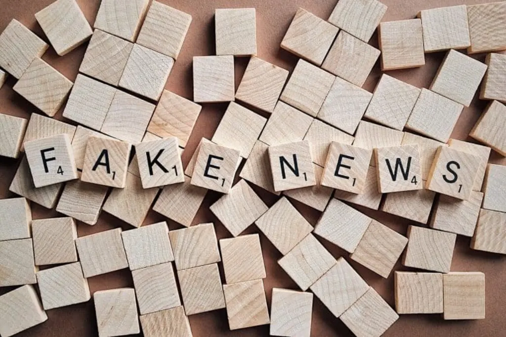 découvrez comment la désinformation impacte notre société moderne, ses mécanismes de propagation, et les stratégies pour la combattre efficacement. informez-vous sur les effets néfastes de la désinformation sur l'opinion publique et la démocratie.