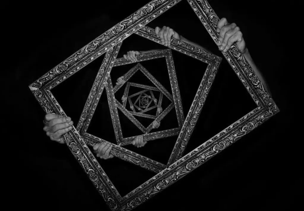 découvrez le monde fascinant des délires, des troubles de la perception et de la réalité. apprenez comment ils affectent la vie quotidienne et les traitements disponibles pour ceux qui en souffrent.