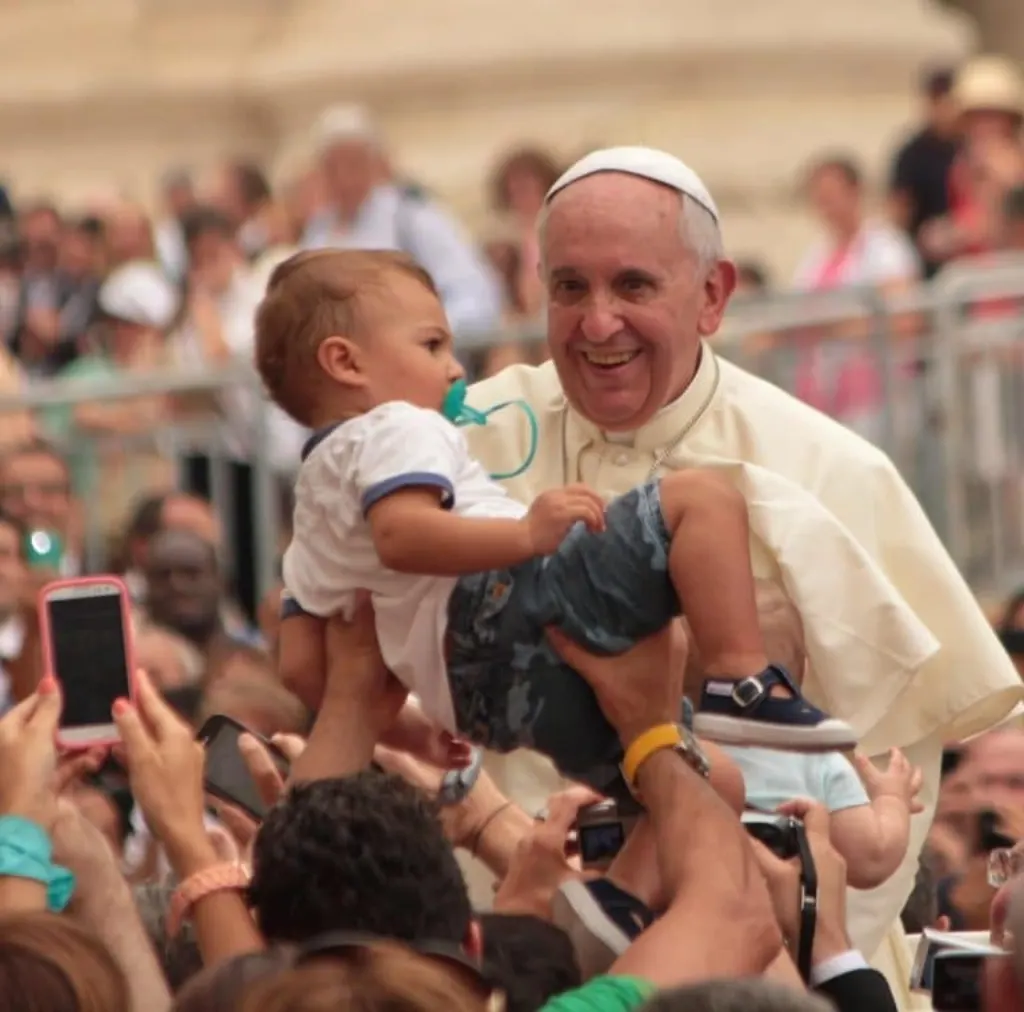 découvrez l'héritage et l'influence du pape à travers l'histoire, ses enseignements spirituels et son rôle dans la société moderne. explorez la vie du pape, ses voyages et ses interventions sur les enjeux contemporains.