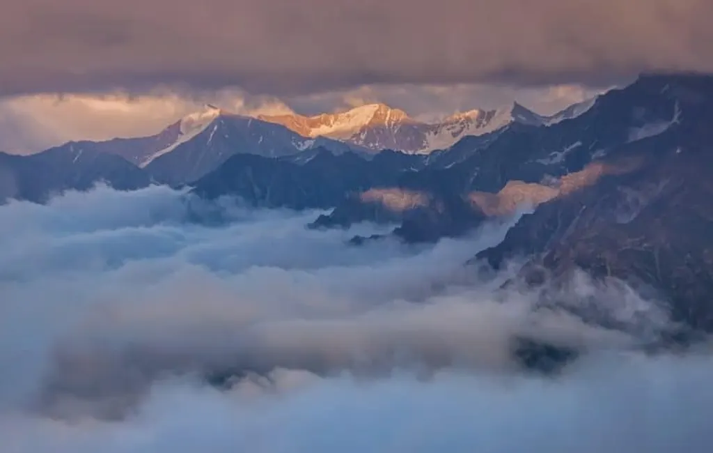 découvrez l'art du silence, un espace de sérénité et de réflexion qui invite à la contemplation. explorez les bienfaits du calme intérieur et apprenez à apprécier les moments de tranquillité dans un monde effréné.