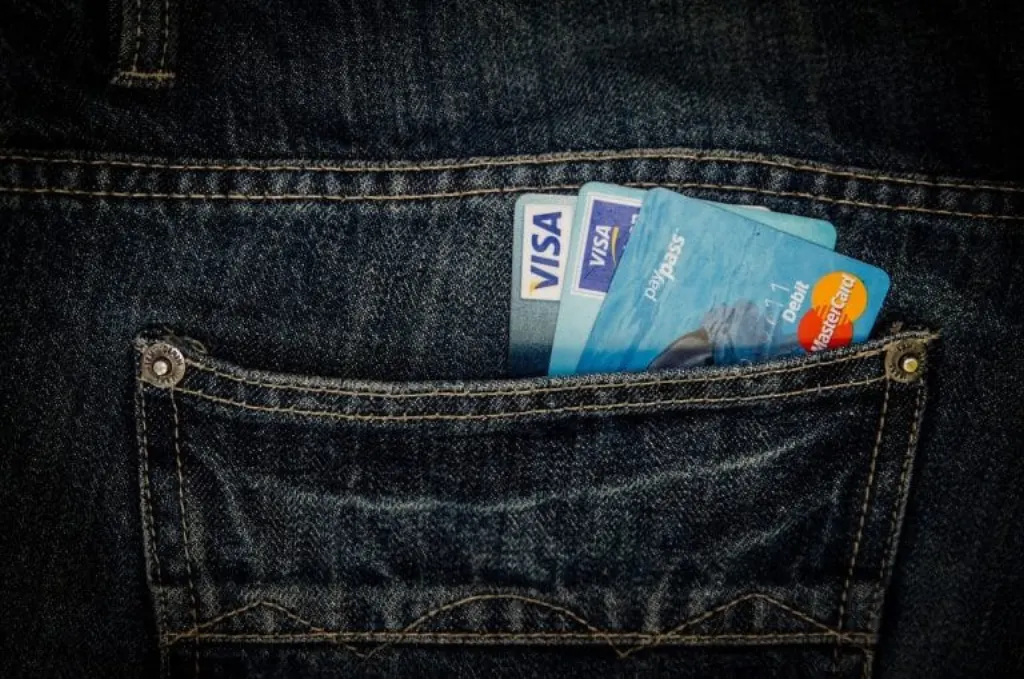 découvrez tout ce qu'il faut savoir sur le visa étudiant : conditions, démarches, conseils et astuces pour étudier à l'étranger en toute sérénité.