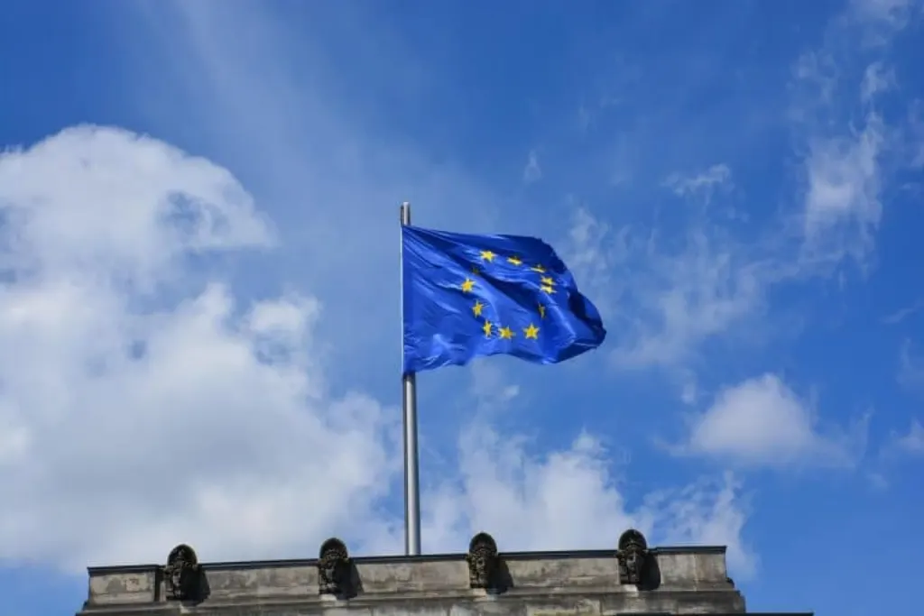 découvrez tout ce qu'il faut savoir sur l'union européenne (ue) : son histoire, ses institutions, ses objectifs et son impact sur votre quotidien.