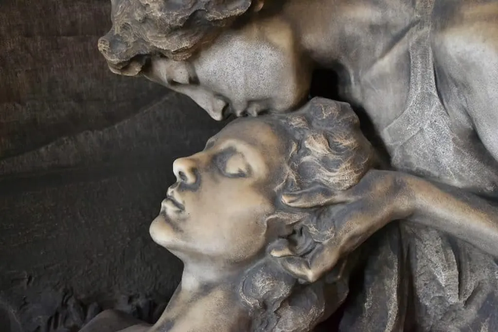 découvrez les nuances du deuil, un voyage émotionnel puissant face à la perte. explorez les étapes du processus de deuil, des ressources pour vous accompagner dans cette période difficile et des témoignages touchants qui parlent de résilience et d'espoir.