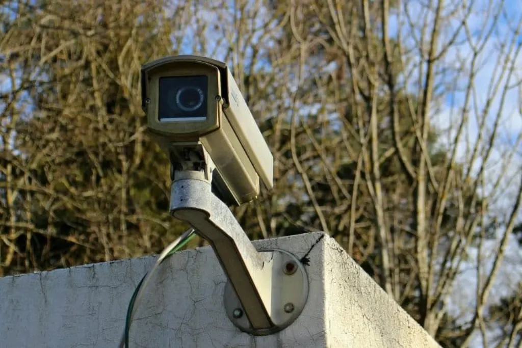 découvrez les meilleures pratiques et solutions pour la surveillance, qu'il s'agisse de sécuriser vos locaux, de protéger vos données ou d'assurer la tranquillité de votre environnement grâce à des systèmes de surveillance efficaces et innovants.