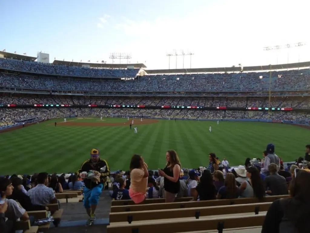 découvrez toute l’actualité des dodgers de los angeles : résultats des matchs, calendrier, joueurs, transferts et analyses. suivez l'équipe mythique de la major league baseball et vivez chaque moment fort de la saison.