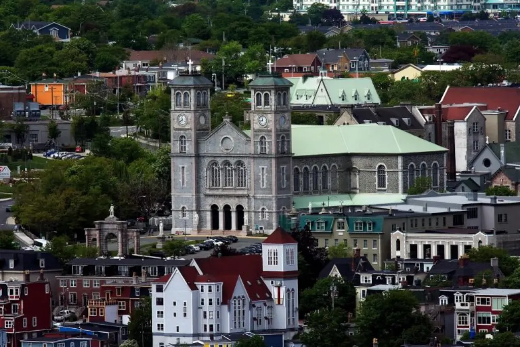 découvrez la communauté des anciens élèves de st. john's, leurs réussites et événements exclusifs pour rester connectés et engagés.