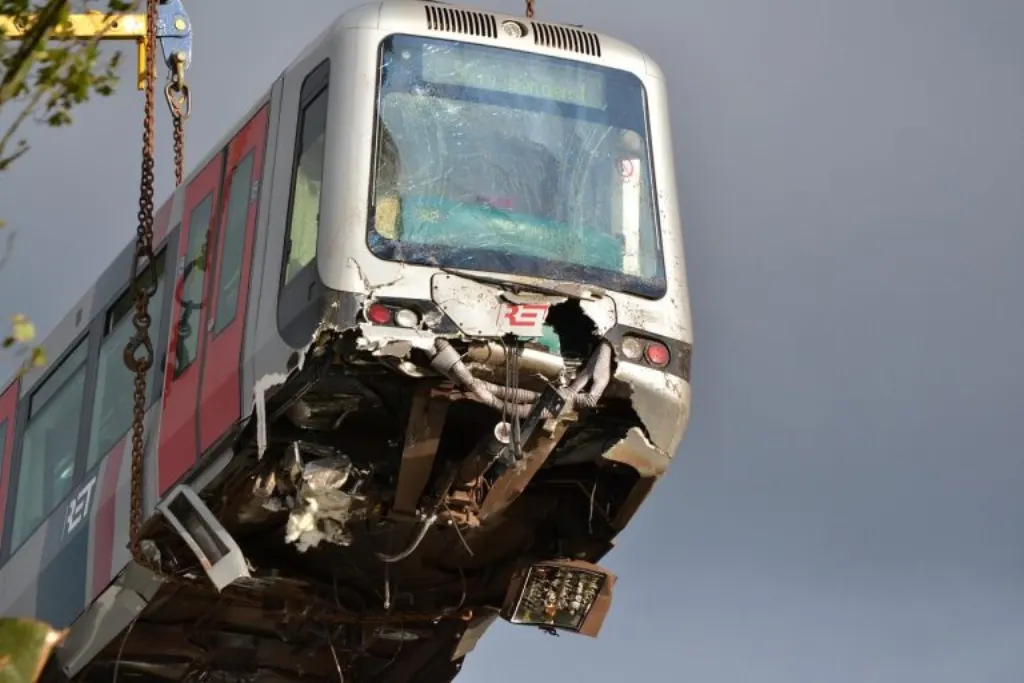 découvrez les détails poignants d'un accident tragique, ses conséquences et les mesures de prévention nécessaires pour éviter de tels drames.