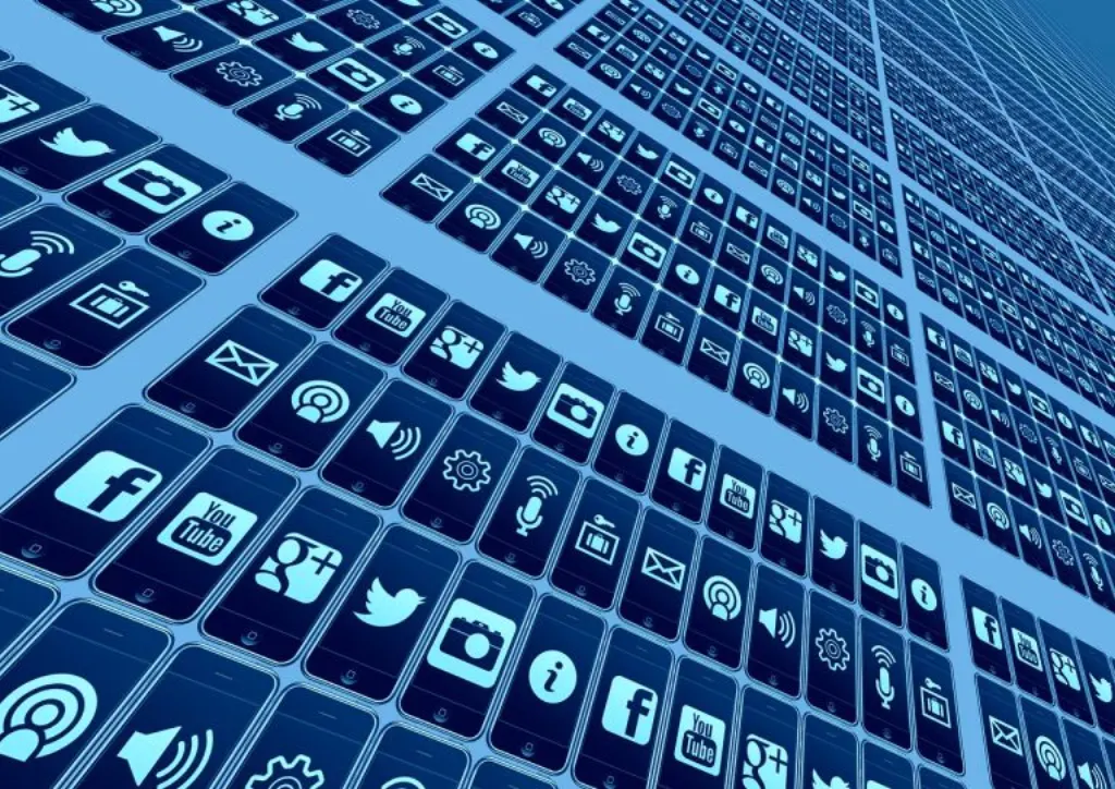 découvrez la nouvelle interdiction en australie visant à limiter l'accès des enfants aux réseaux sociaux dominés par les géants de la technologie, pour mieux protéger leur sécurité en ligne.
