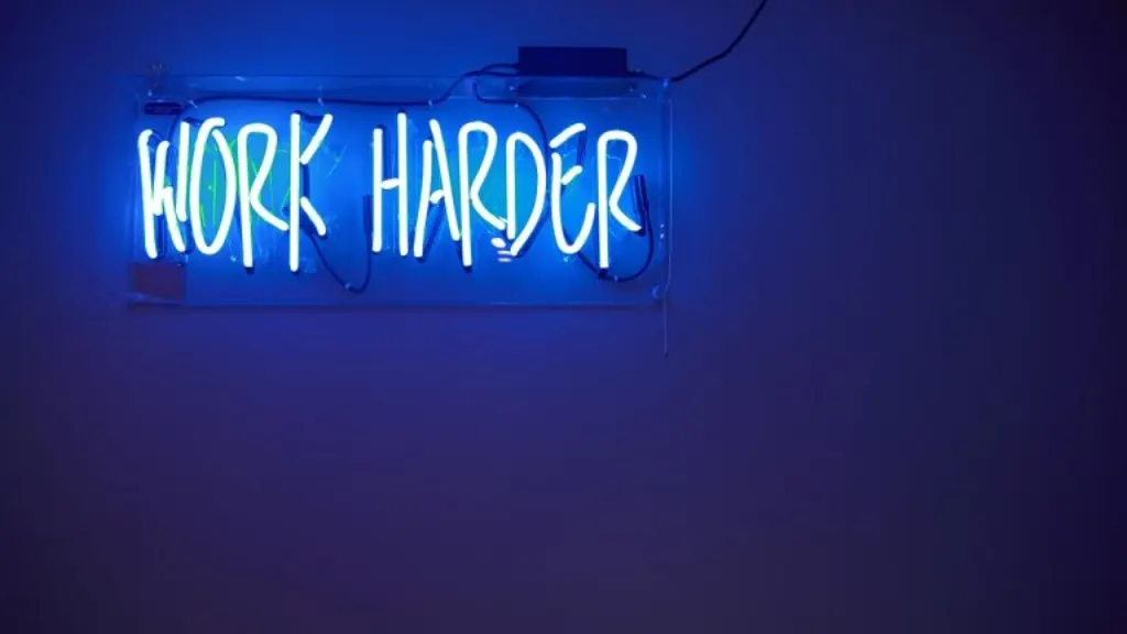 découvrez blue glow, une expérience lumineuse fascinante qui éveille vos sens avec ses nuances apaisantes de bleu.