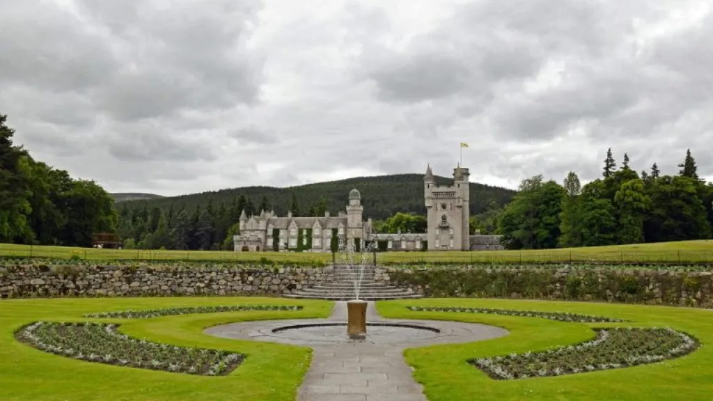 informations importantes sur la fermeture du château de balmoral : dates, raisons et conseils pour planifier votre visite.
