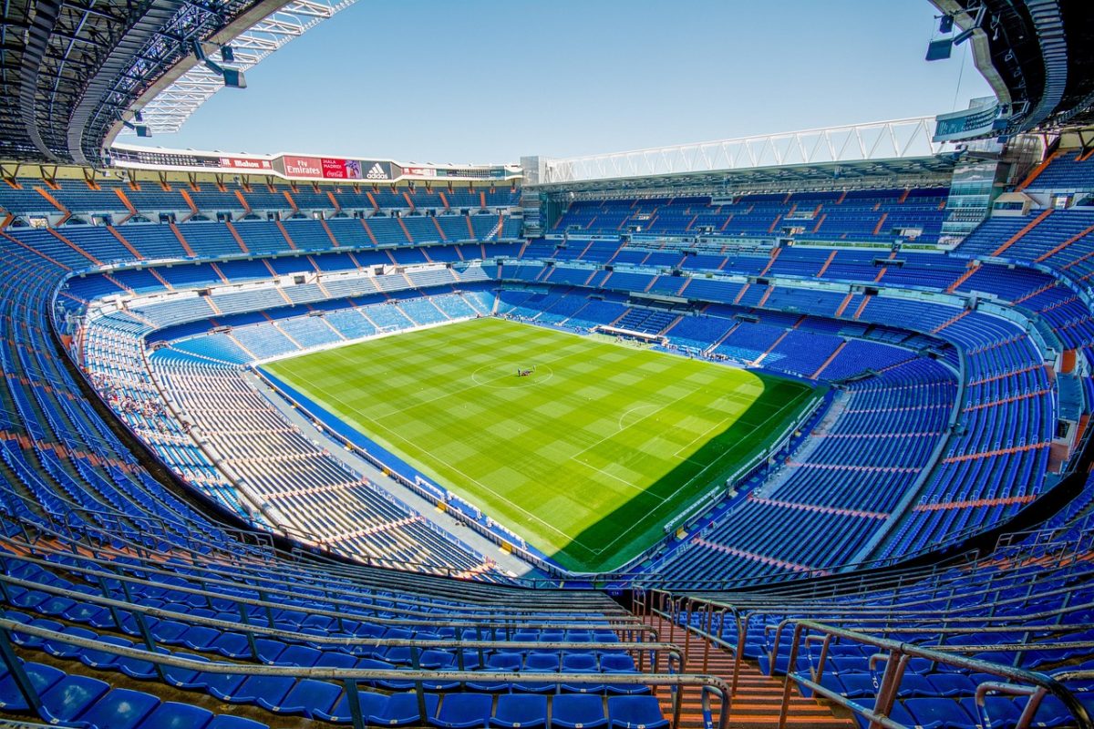 découvrez les conséquences du vandalisme sur les terrains de football et les mesures pour protéger ces espaces sportifs essentiels.