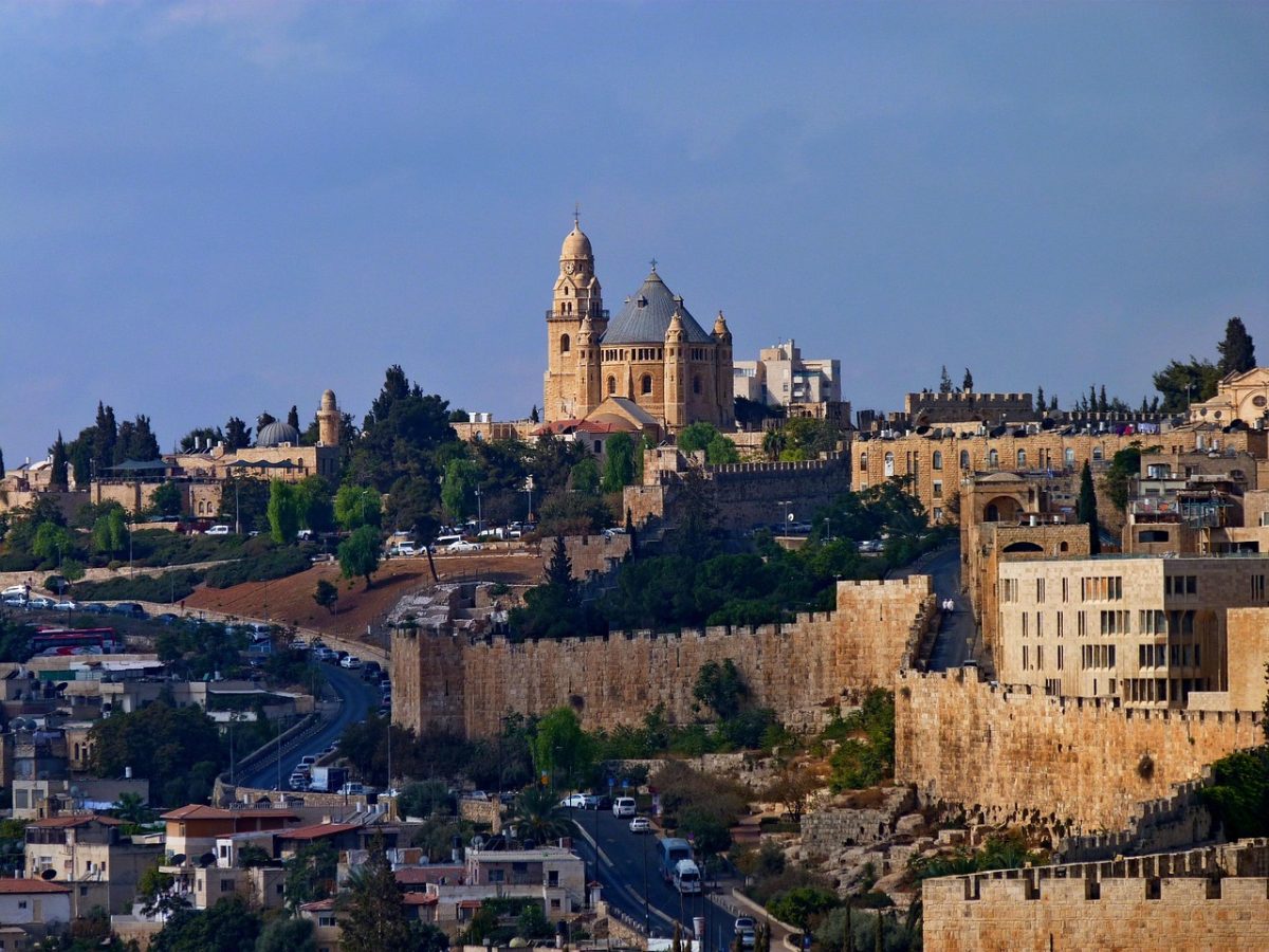 découvrez la réponse des dirigeants du temple israël face aux enjeux actuels et leur engagement envers la communauté.
