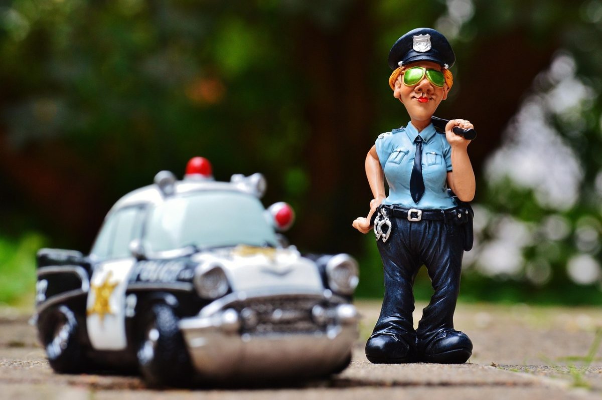 découvrez le rôle crucial des interventions policières : rapidité, sécurité et efficacité pour protéger les citoyens et maintenir l'ordre public.