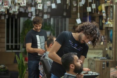 analyse des frappes aériennes américaines en iran : contexte, objectifs et conséquences géopolitiques.