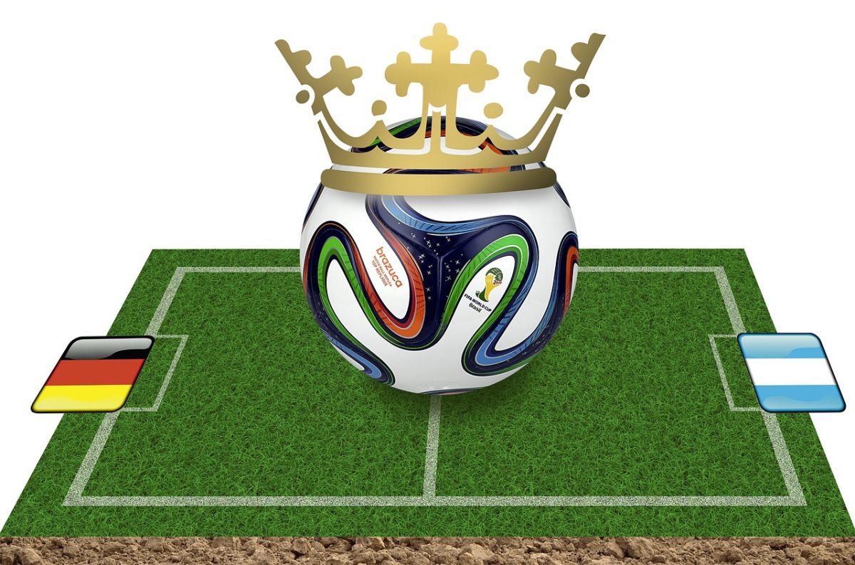 analyse des critiques entourant la finale de la coupe du monde : controverses, performances et réactions des fans.